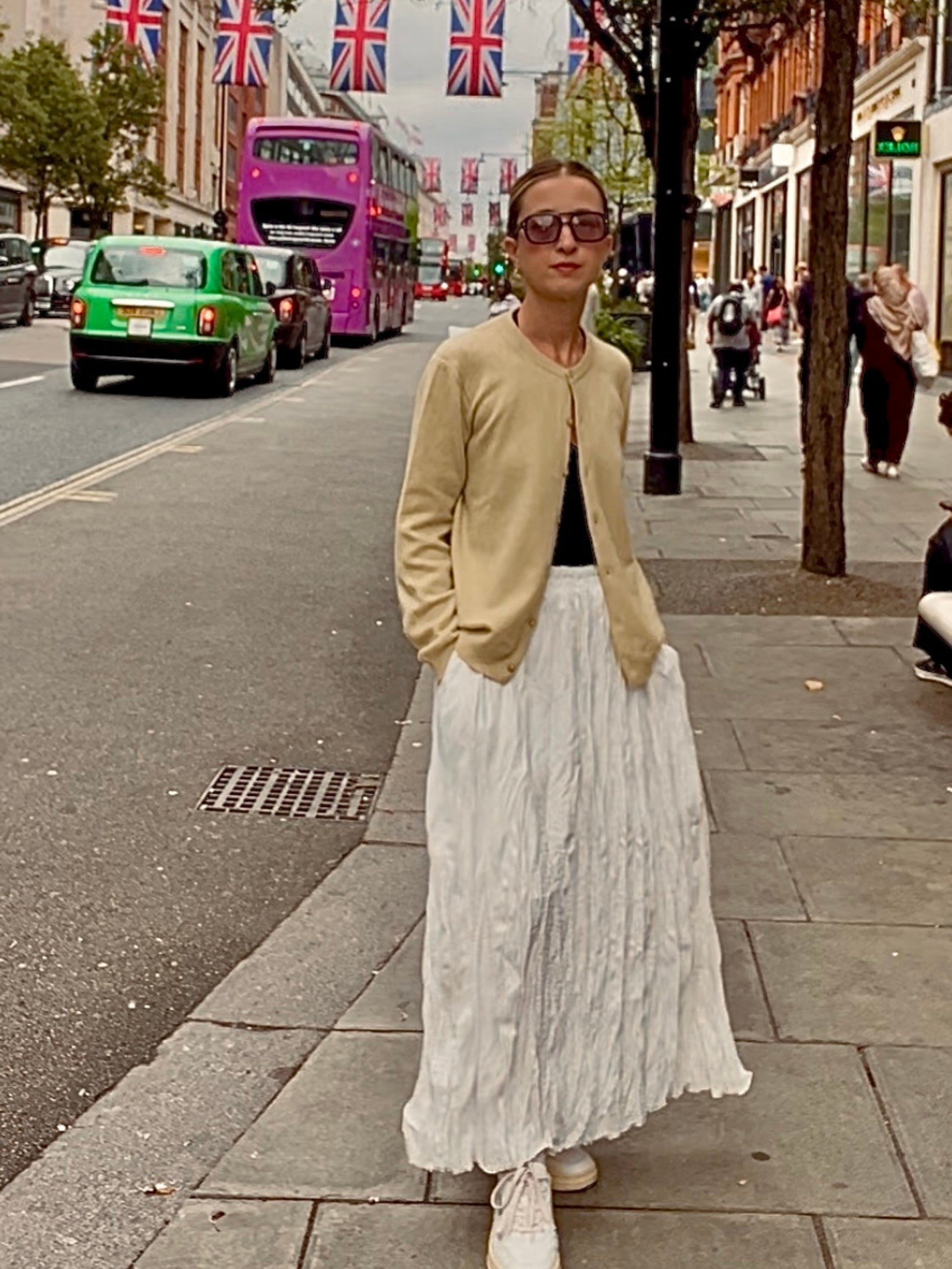 Beyaz Kırışık Detaylı Uzun Etek