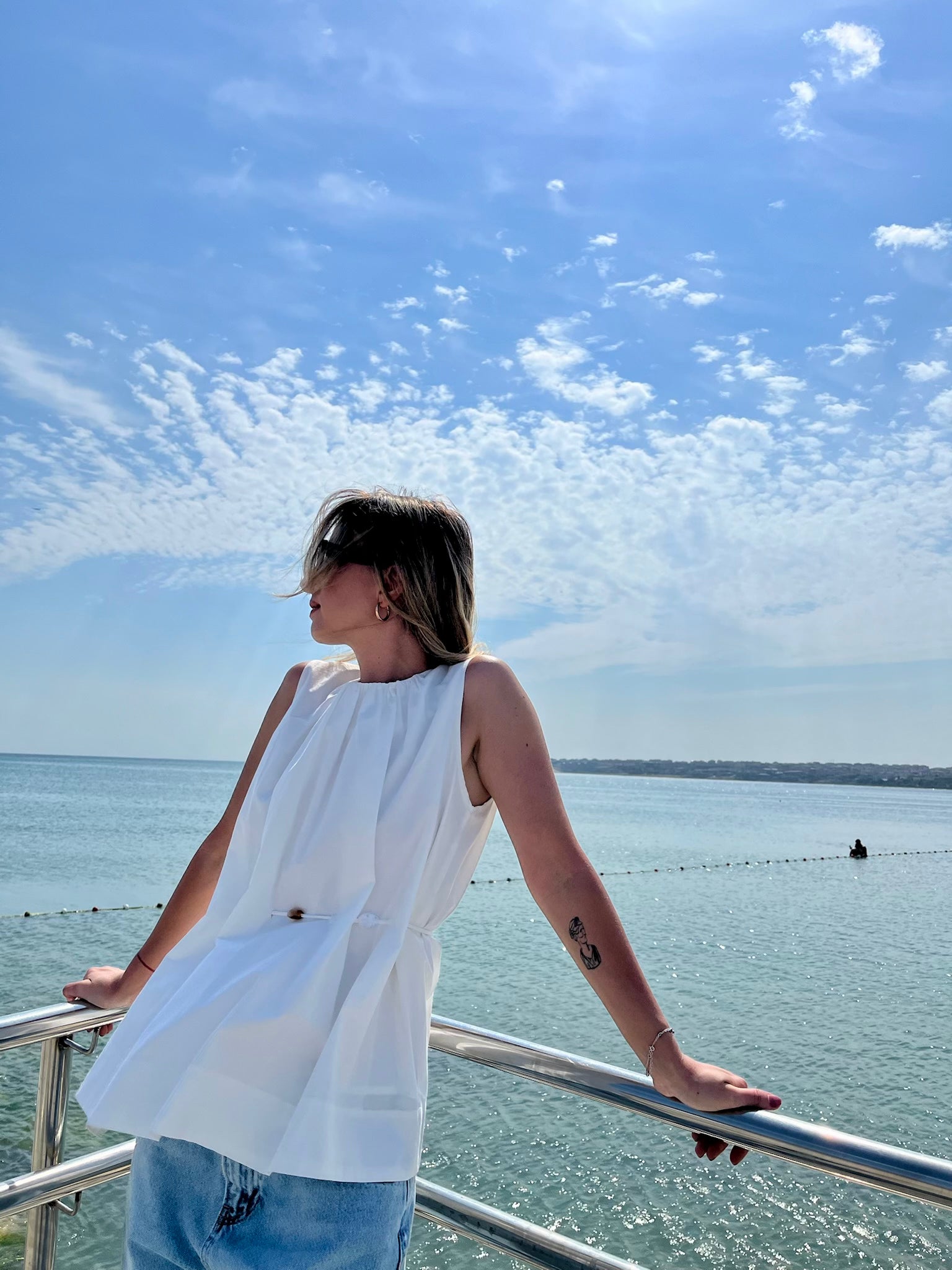 Beyaz Bel Detaylı Poplin Bluz