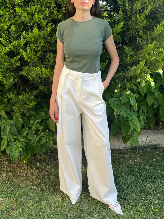 Beyaz Kemer Detaylı Wide Leg Pantolon