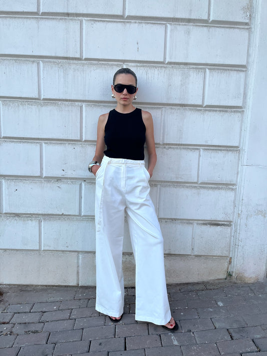 Beyaz Kemer Detaylı Wide Leg Pantolon