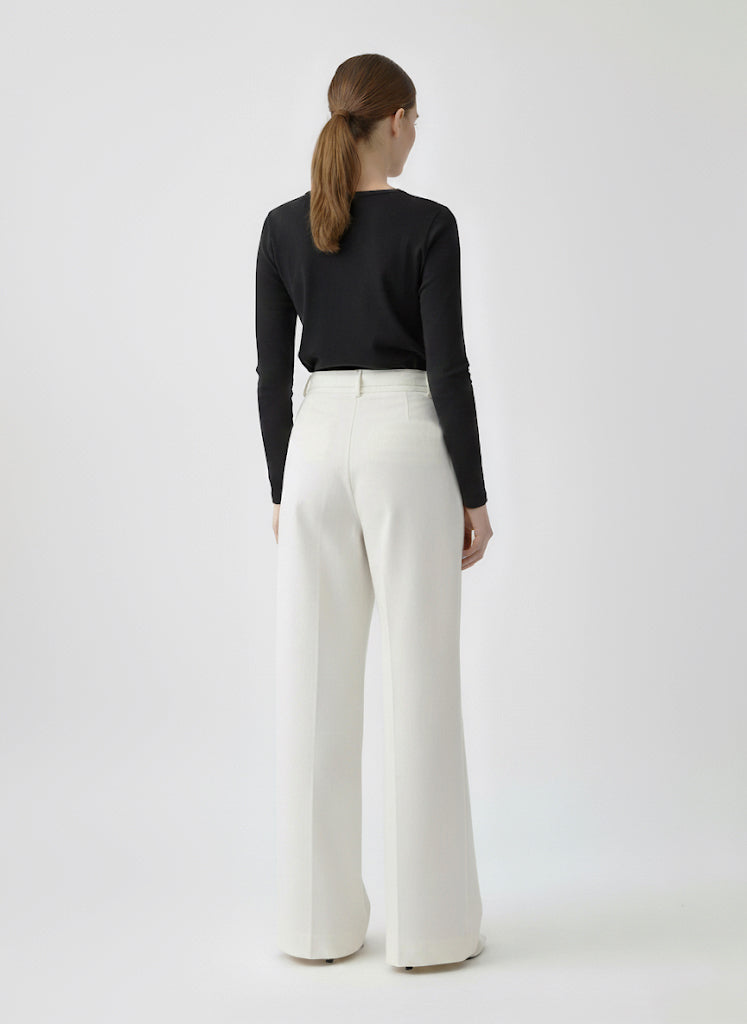 Beyaz Kemer Detaylı Wide Leg Pantolon