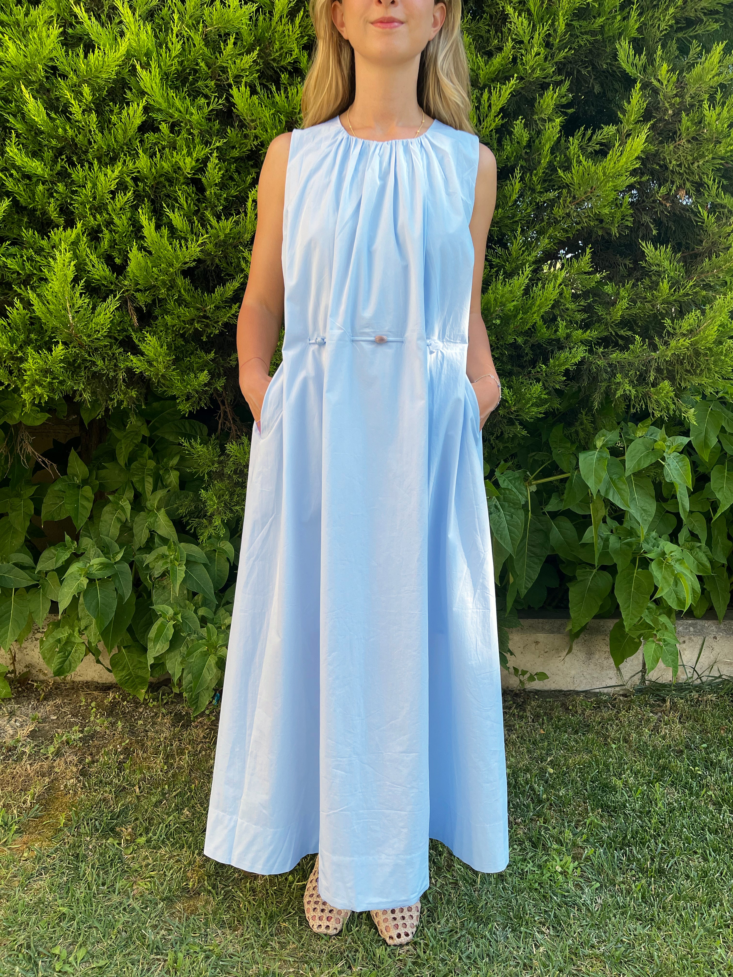 Mavi Bel Detaylı Uzun Elbise