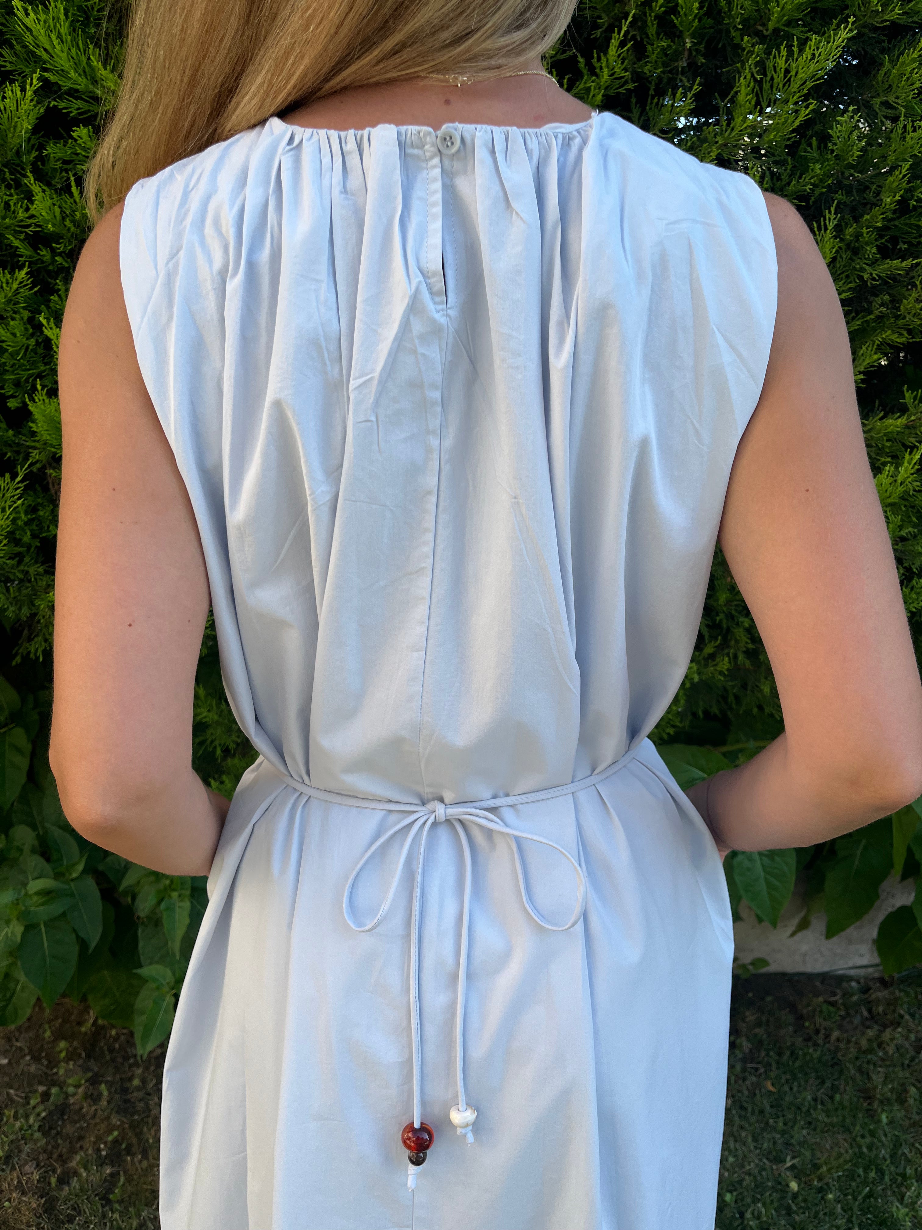 Mavi Bel Detaylı Uzun Elbise