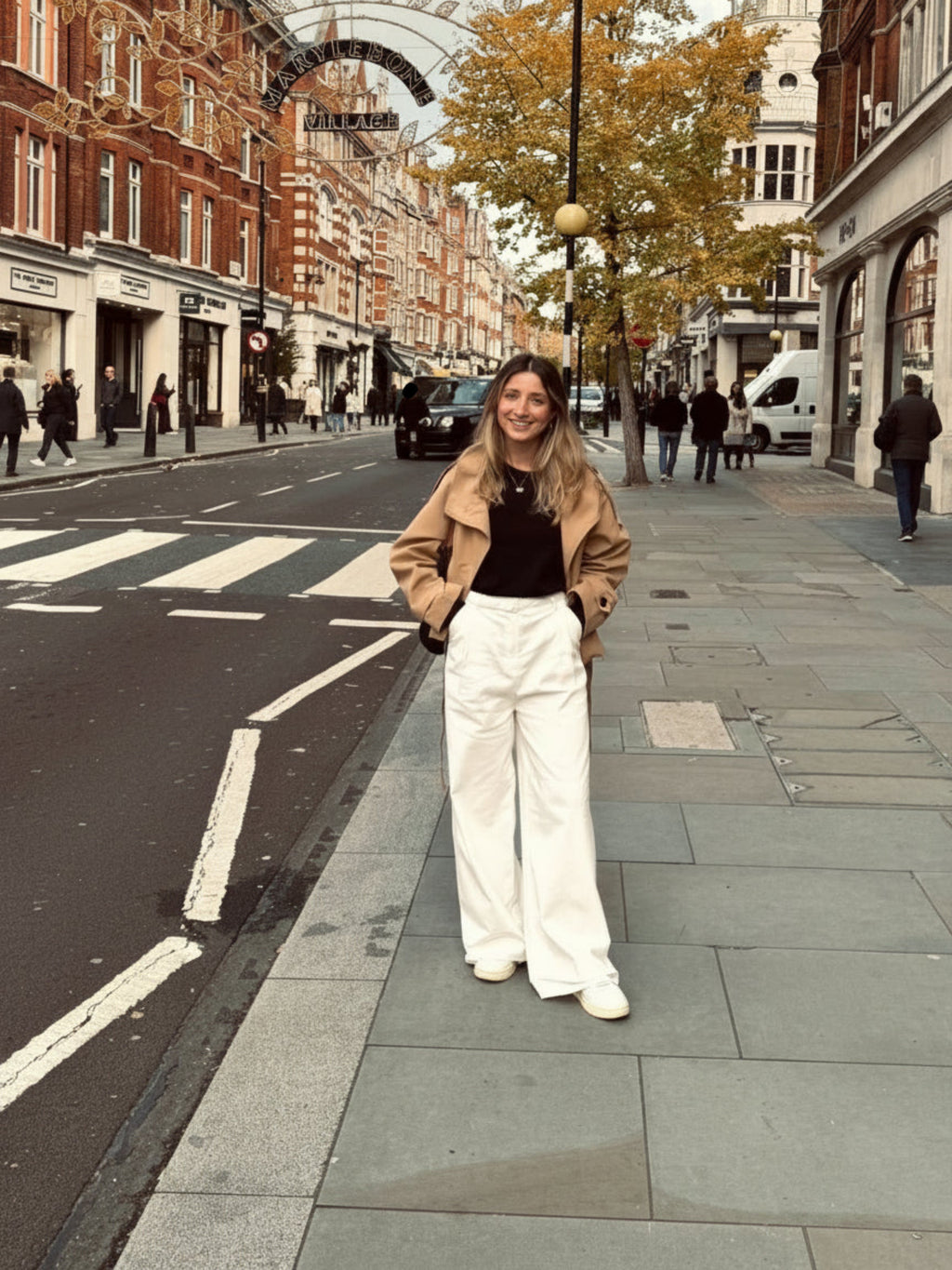 Beyaz Kemer Detaylı Wide Leg Pantolon